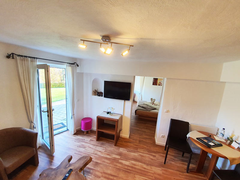 Zimmermädchen für Hotel Drachenburg gesucht